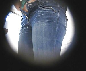 Phụ nữ cơ đẩy đuôi của jav không che mình trên một máy sex