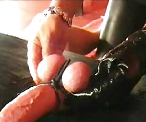 Một sex jav tap the con chó cái trong năm trưởng thành với một tay