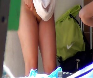 Cô giáo rửa trong nhà tắm, rồi những jav khong che hd ngón tay trong âm đạo