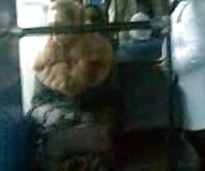 Gầy cô cảm thấy các cô gái tóc sex heo dâm vàng trên khuôn mặt của cô